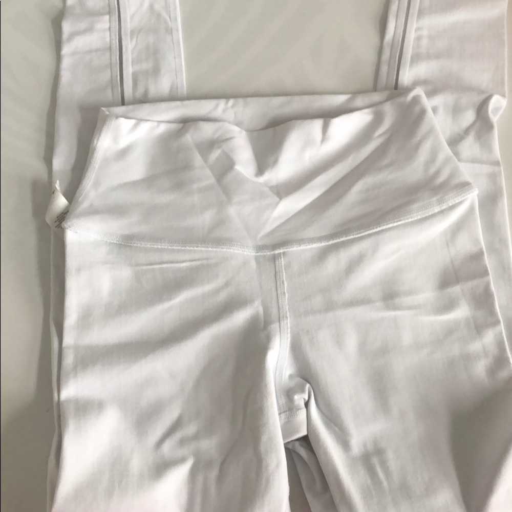White alo leggings